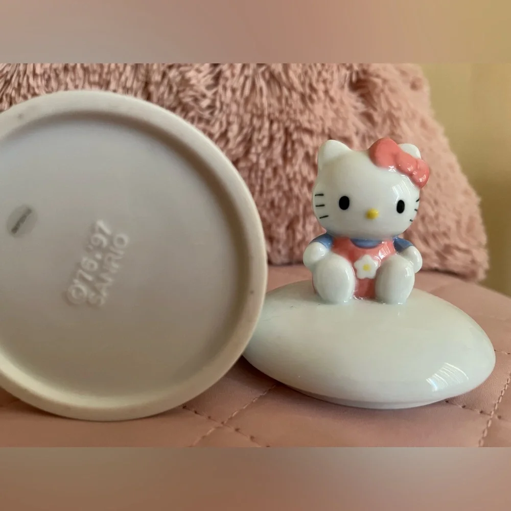 Sanrio Hello Kitty Vintage 1997 Porcelain Canister 💖 - Picture 4 of 5